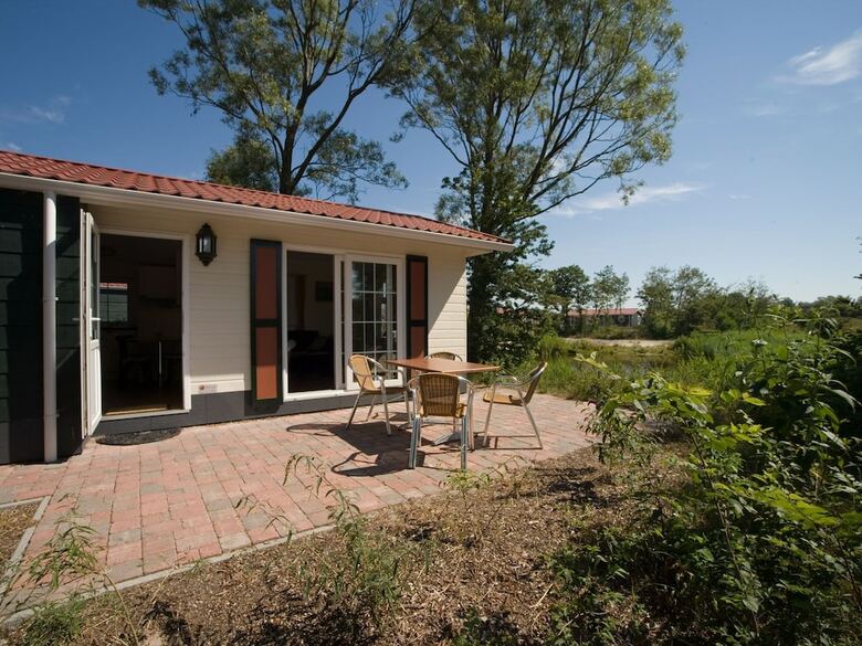 Nicely Decorated Chalet With Dishwasher, Located On Texel