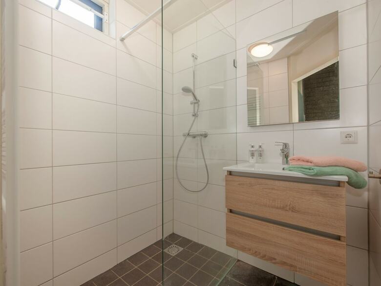Restyled Bungalow With Dishwasher Near A Nature Reserve