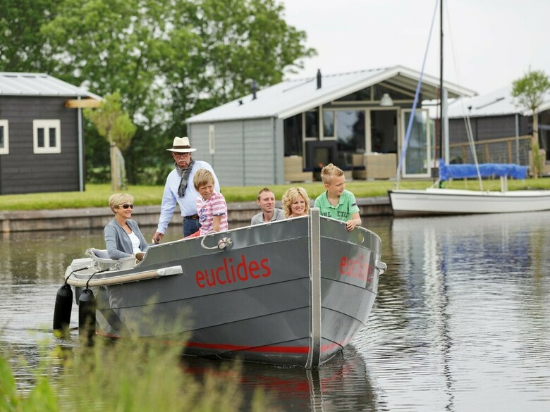 Thatched Water Villa With Microwave, In The Sneekermeer Area