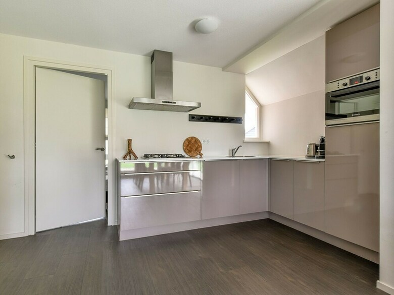 Thatched Water Villa With Microwave, In The Sneekermeer Area