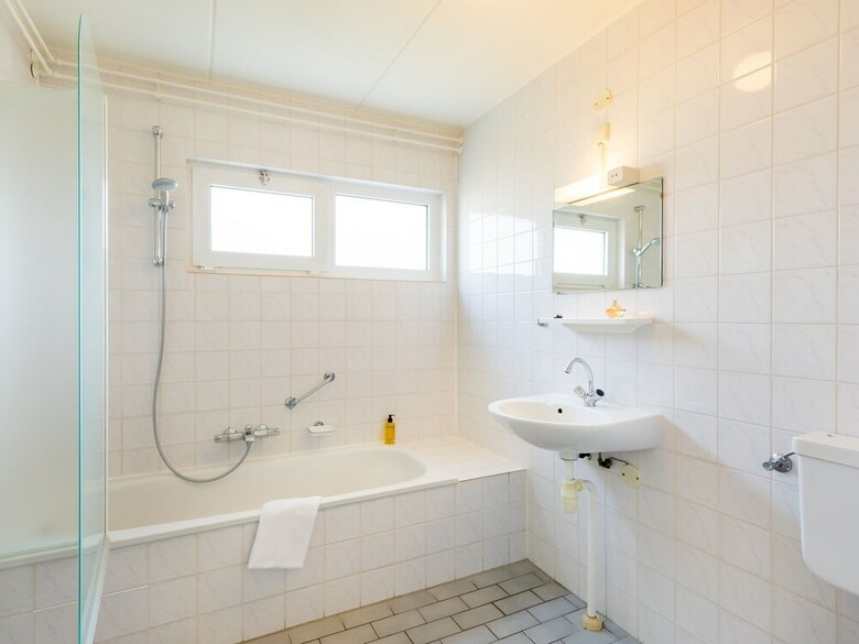 Comfortable Bungalow With Dishwasher, Near Hunebedcentrum