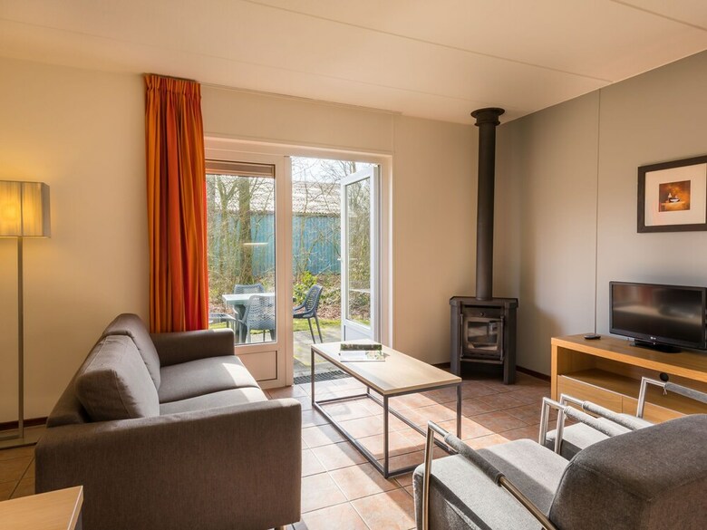 Comfortable Bungalow With Dishwasher, Near Hunebedcentrum
