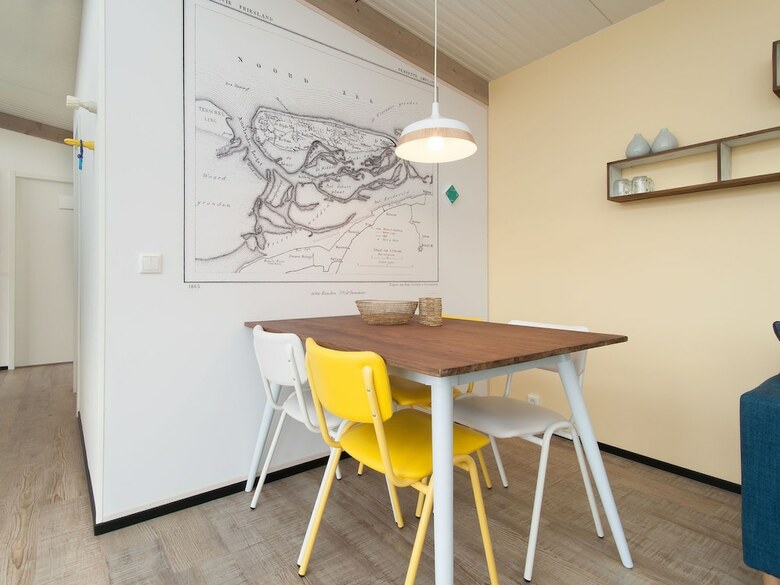 Comfy Lodge With Combi-microwave, Near The Beach