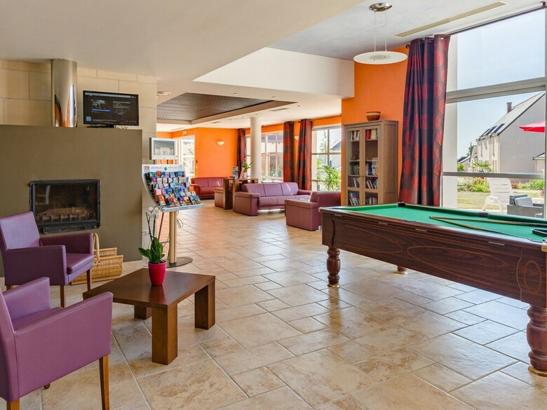 Well-maintained, Linked Holiday Home With Garden And Terrace