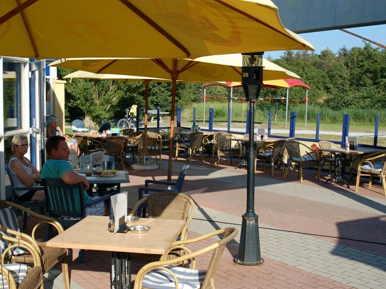 Restyled Chalet With Dishwasher, 2 Km From The Sea, On Texel