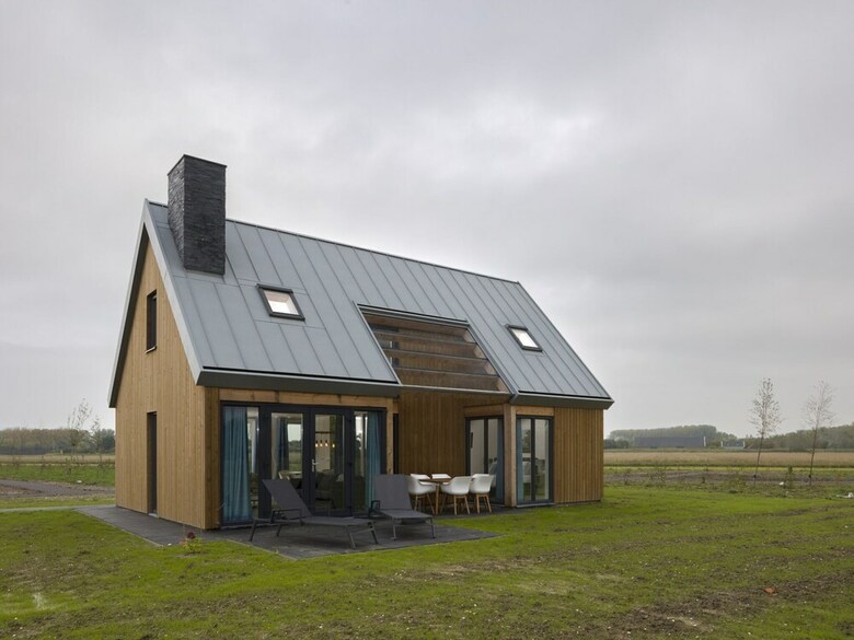 Modern Villa With 3 Bathrooms, Located Close To Lake Veere