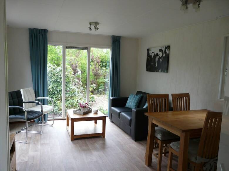 Comfortable Chalet With Nice Terrace At The Water