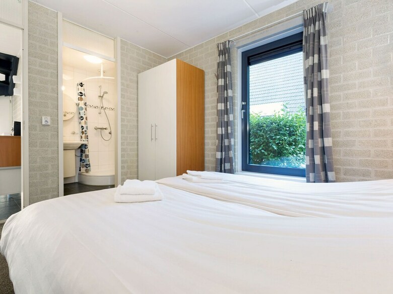 Comfortable Bungalow With Whirlpool Near The Vrachelse Heide