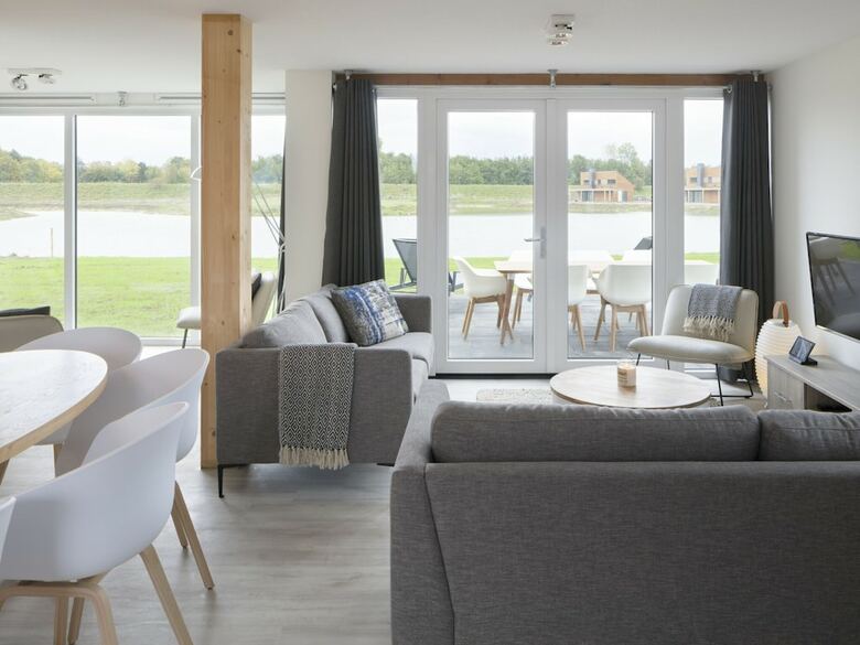Modern Villa With 3 Bathrooms, Located Close To Lake Veere
