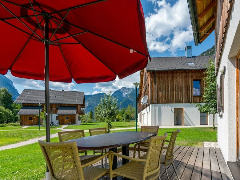 Modern Apartment In Obertraun With Terrace