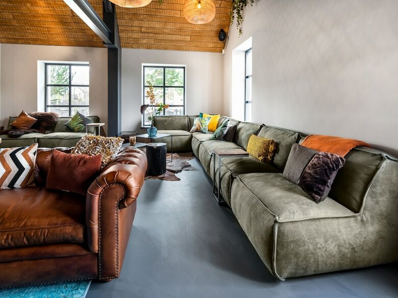 Modern Lodge With Two Bathrooms Within Green Surroundings