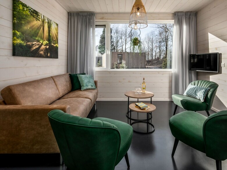Modern Lodge With Two Bathrooms Within Green Surroundings