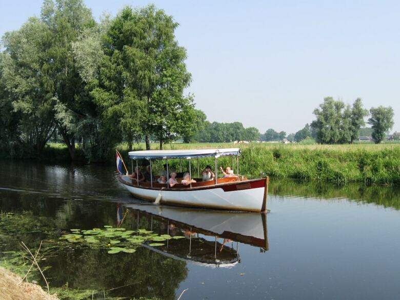 Comfy Chalet With A Dishwasher, Directly On A Pond