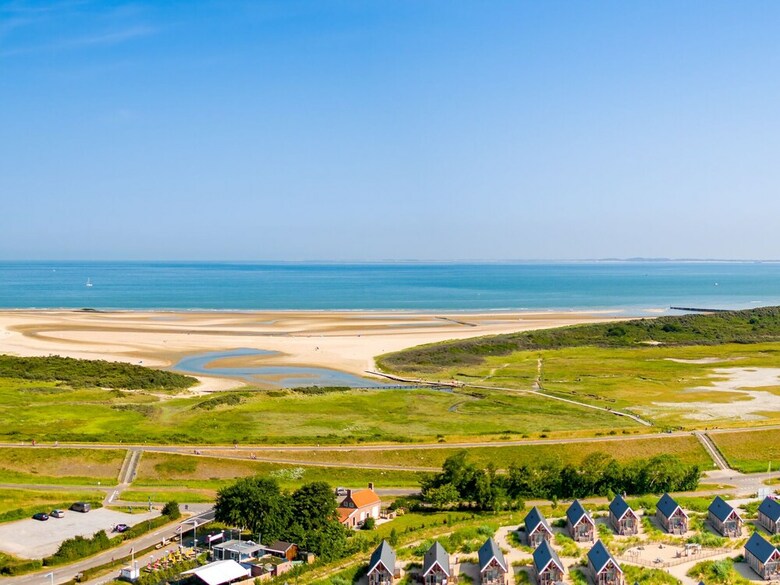 Comfy Lodge With Combi-microwave, Beach At 500 M