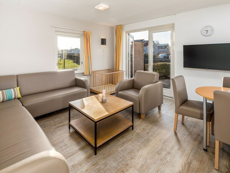 Comfortable Bungalow With Dishwasher, 500 M. From The Beach