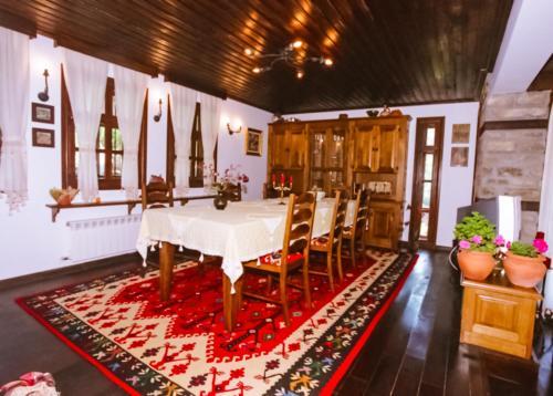 Sharlopova Guest House