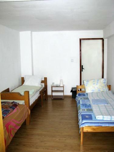 Hostal Guest House Family