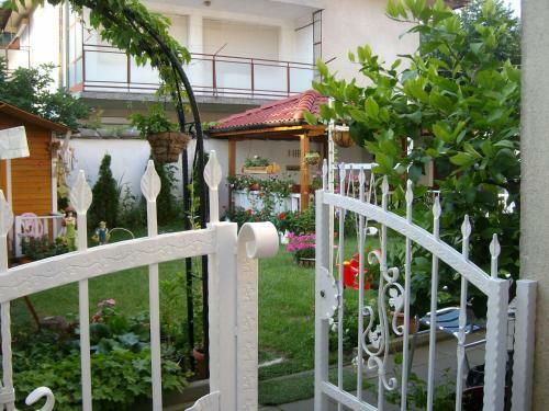 Family Hotel Flora