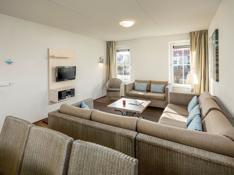 Detached Villa With Two Bathrooms, 400 M. From The Beach