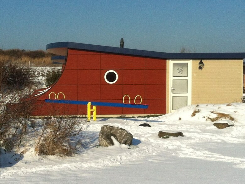 Unique Bungalow With Two Bathrooms Close To The Beach