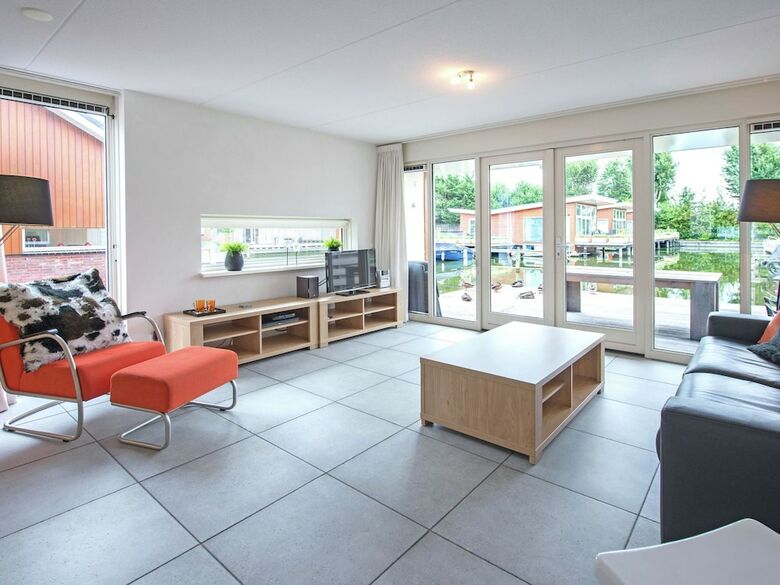 Nice House With Dishwasher, Not Far From Amsterdam