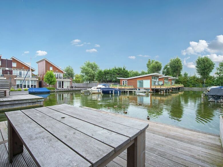 Nice House With Dishwasher, Not Far From Amsterdam