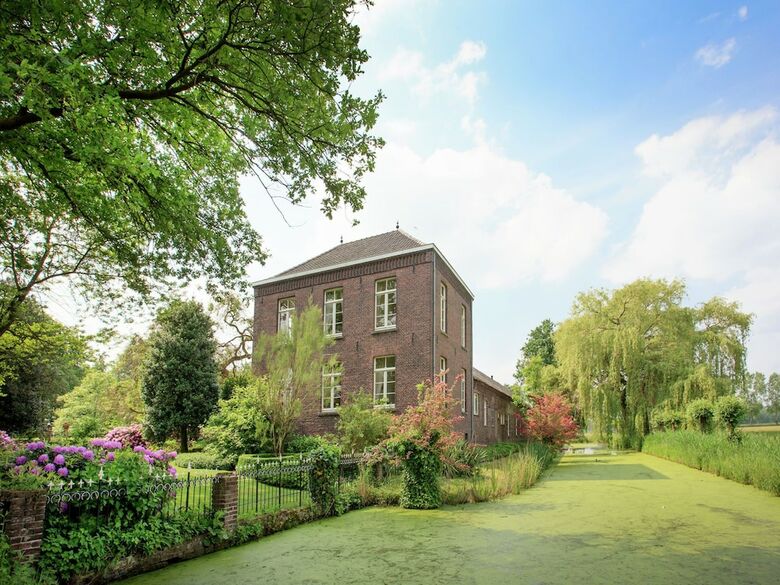 Spacious Mansion In Swolgen With Garden