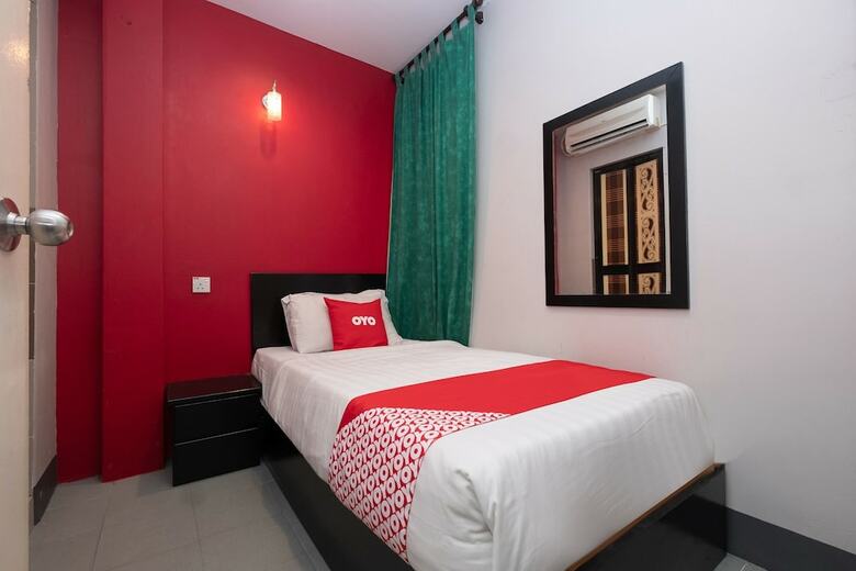 Oyo 90050 V Hotel