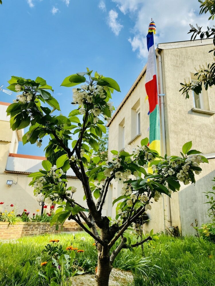 Hotel Reims Sherpa Guest House