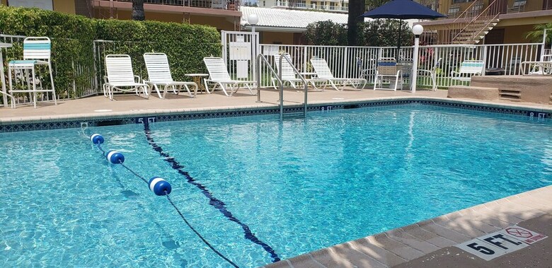 Motel Tropic Isle Beach Resort
