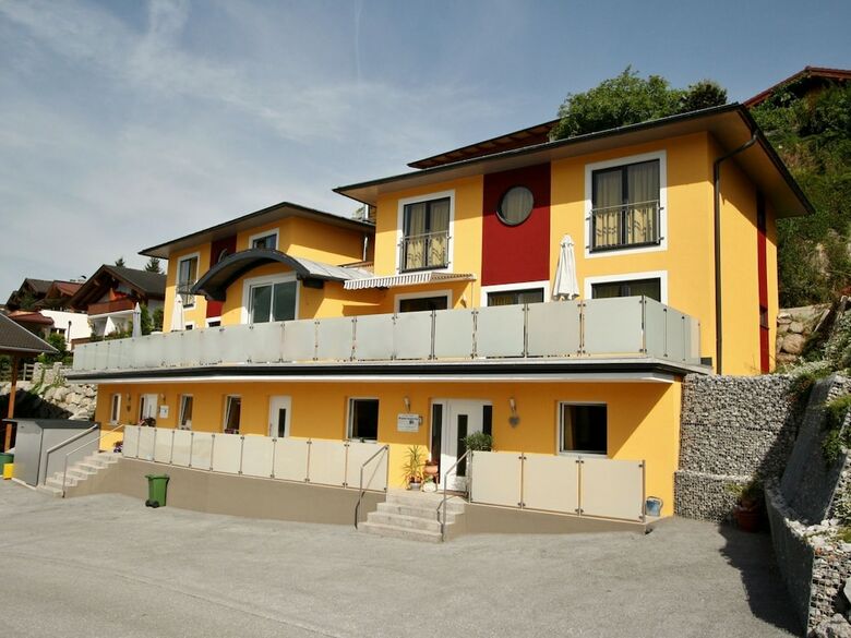 Spacious Chalet In Piesendorf With Sauna