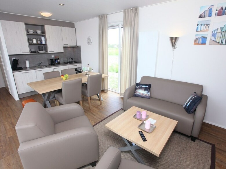 Modern Lodge With Two Bathrooms, 1 Km. From The Beach