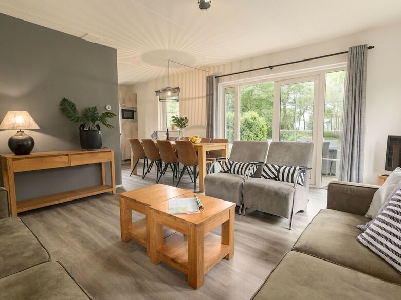 Great Thatched Villa With Solarium, In A National Park