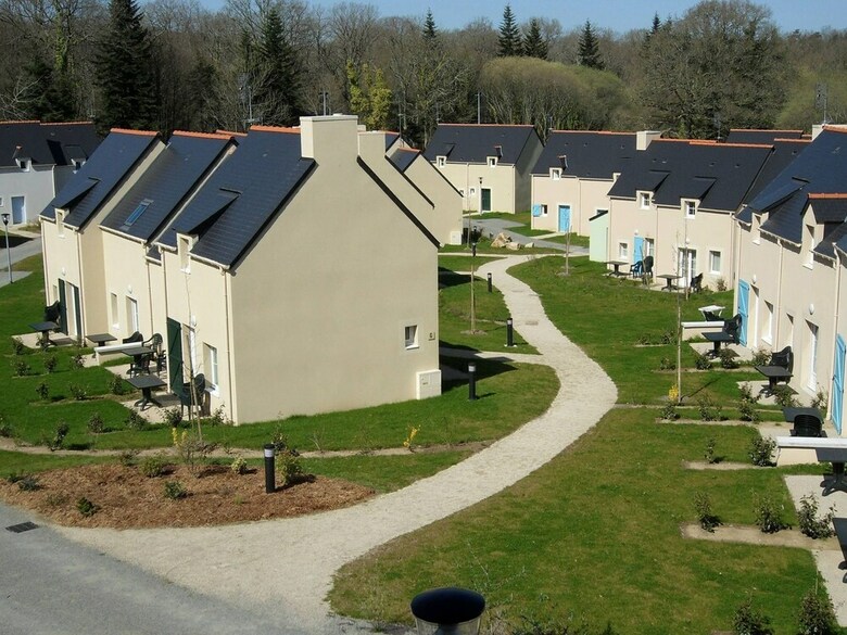 Semi-detached Holiday Home In Beautiful Historic Brittany