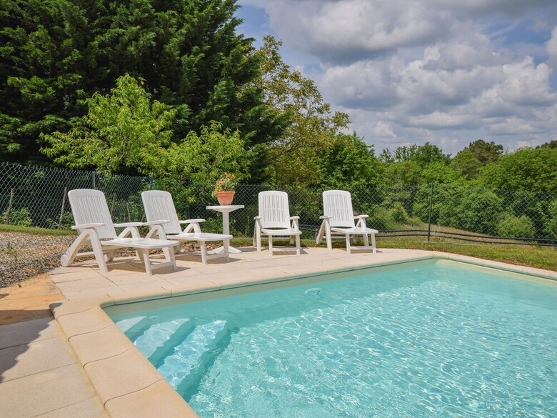 Villa Lush Holiday Home In Montcabrier With Swimming Pool