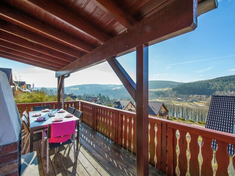 Villa With Whirlpool, Solarium And Fireplace By A Reservoir
