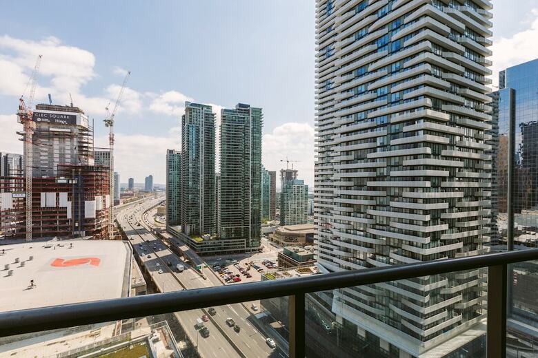 Quickstay - Executive Condo In The Heart Of Downtown