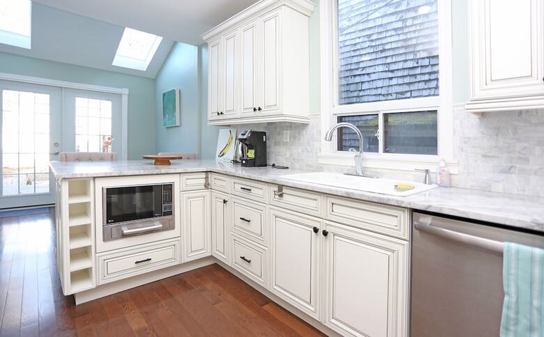 Quickstay - Modern Victorian Annex Home With Free Parking (Bathurst & Bloor)