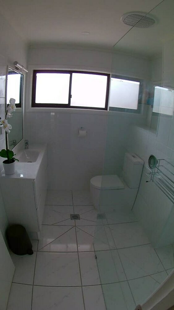 2 Bedroom Apartment In Surfers Central