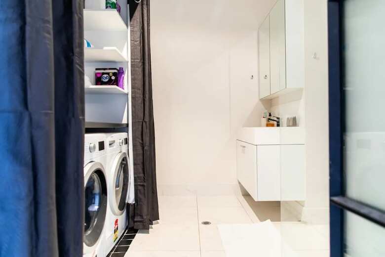 Hostal Stylish Warehouse Conversion In The Heart Of Fitzroy