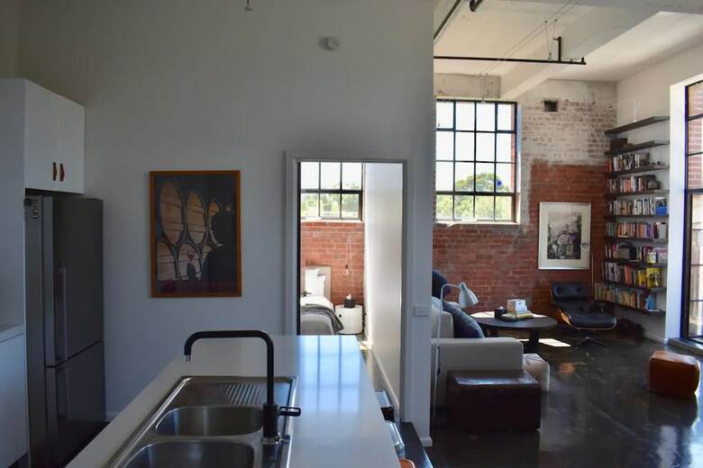 Hostal Stylish Warehouse Conversion In The Heart Of Fitzroy