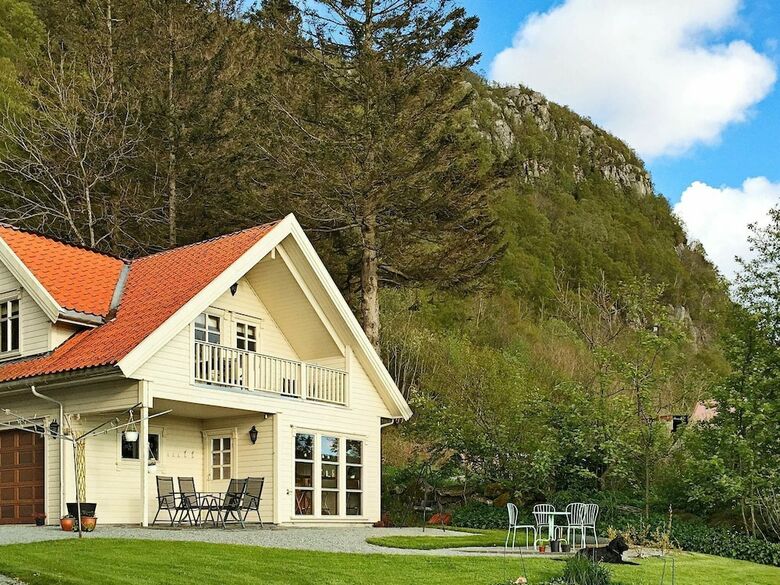 4 Star Holiday Home In Tau