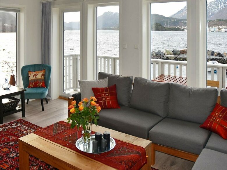 10 Person Holiday Home In Brattv�g