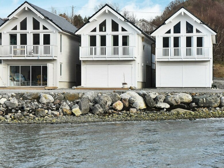 10 Person Holiday Home In Brattv�g