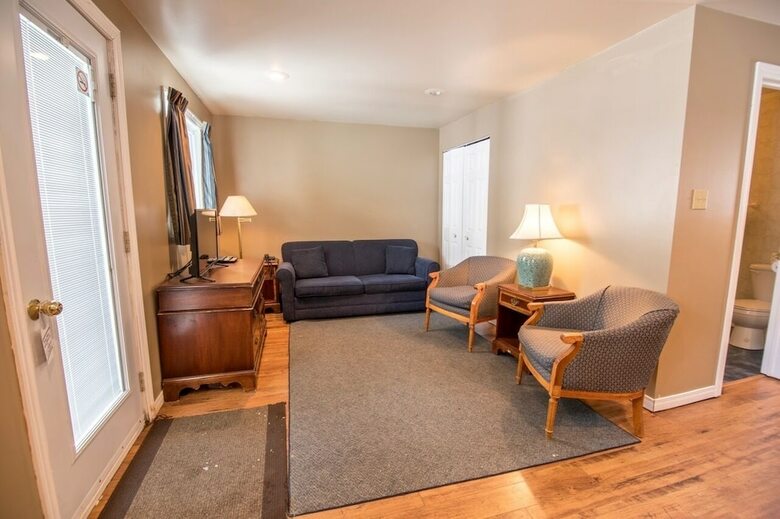 Caswell Resort Hotel