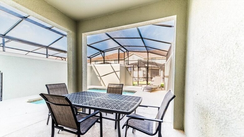 Villa 4805 Brier Rose Lane
