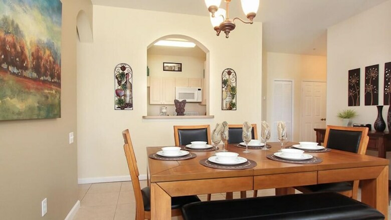 8107 Coconut Palm Way, U305