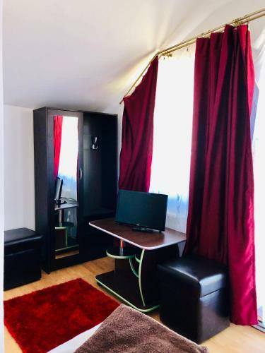 Hostal Pensiunea White House