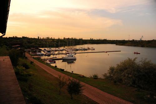 Hotel Lifeharbour Limanu