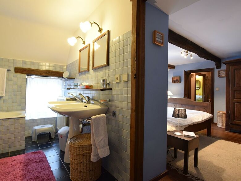 Rustic Holiday Home In Septon With Private Garden